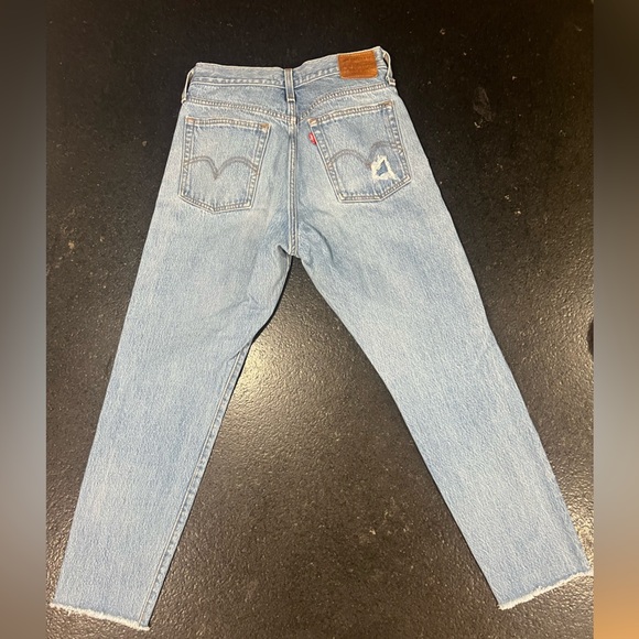 Levi's Premium Wedgie Distressed Jeans Blue Denim Medium Wash Button Fly Size 27 - Picture 7 of 7